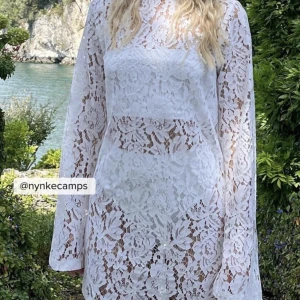 Klänning - Säljer denna superfina klänning som endast är använd 1 gång, passar perfekt till studenten❤️