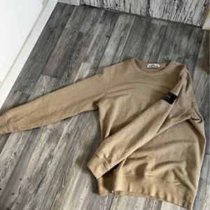 Stone island tröja - Stone island sweatshirt som knappt är använd  Pris kan diskuteras vid snabb affär 