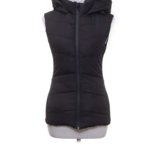 Zara väst - säljer min zara väst då jag inte använder den