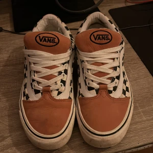 Vans chubby - Ett par vans som jag växt ur.