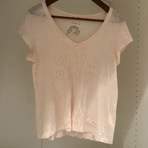 Oddmolly t-shirt - Säljer min söta Odd Molly t-shirt. Nypris 500-600kr💓