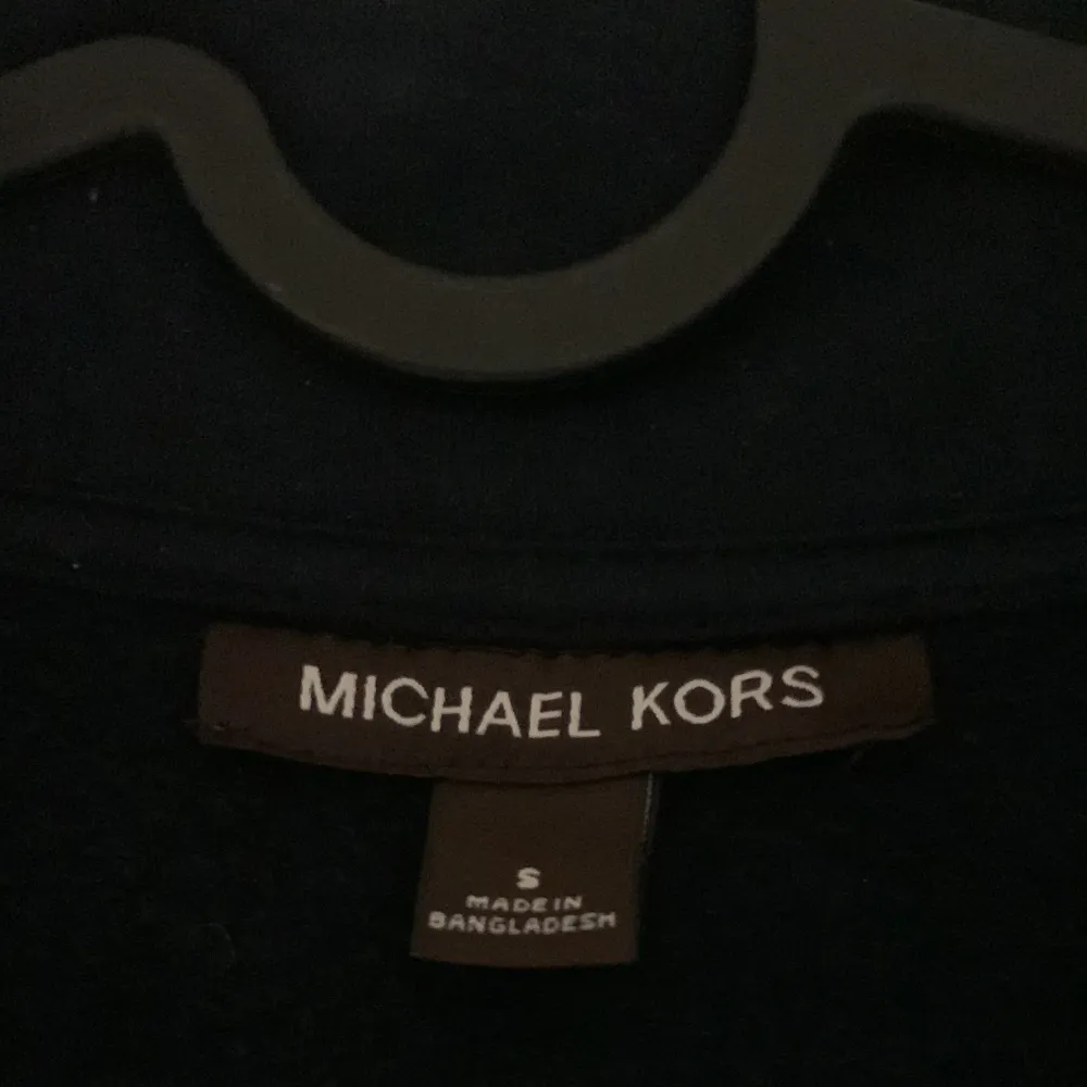 Michael kors zip up i storlek S. Neuletakit & Villapaidat.