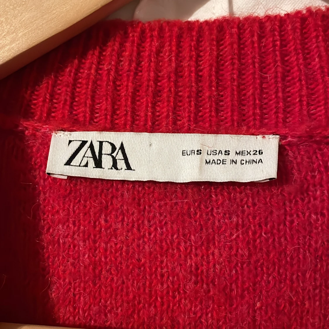 Röd, stickad tröja Zara - 90