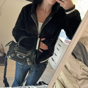 Fluffig jacka/ pälsjacka/ teddyjacka  - Så skön fluffig jacka! Helt oanvänd💕