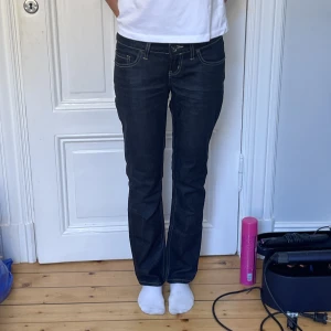 Ltb jeans - Super snygga low Rise jeans från lyb. Straight leg men inte skinny jeans. Nyskick, inga tecken alls på användning.💞