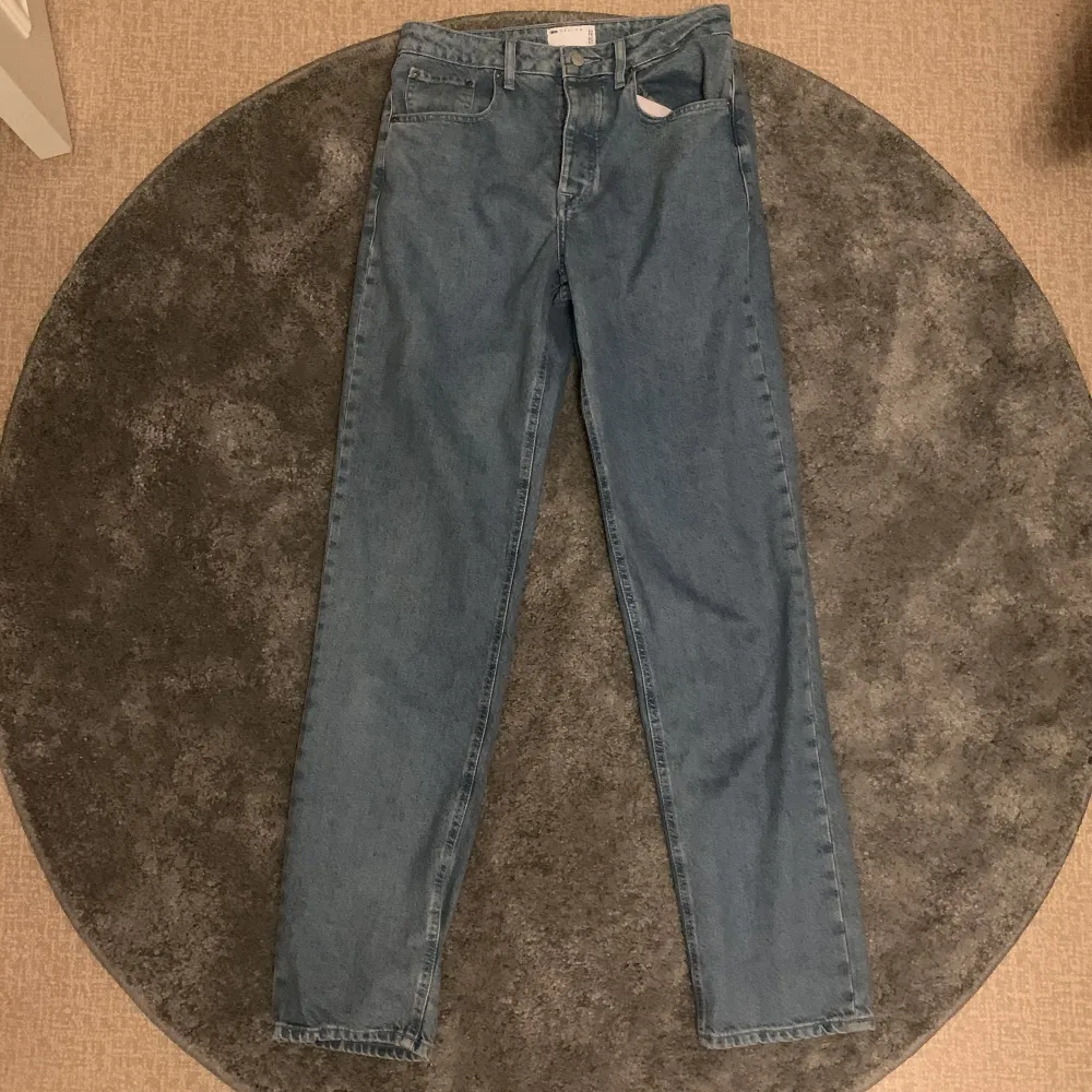 Jeans från asos design som aldrig används storlek 30/34. Jeans & Byxor.