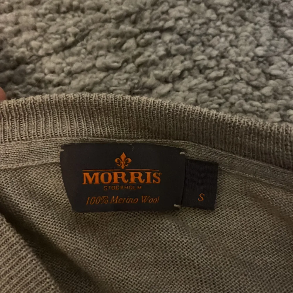 Morris tröja i storlek S, bara använd 2 gånger. Nypris 1600, vid frågor kom dm. Pris kan diskuteras . Stickat.