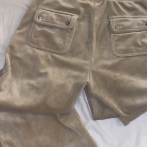 Juicy Couture - Säljer mina Juicy Couture byxor kommer ej till använder dem är som nya💕 köparen står för frakt📦 