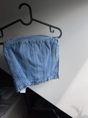 Jeans topp  - Jeans tubtopp från zara aldrig använd, storlek xs 🩵