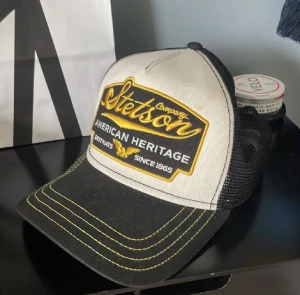 Stettson keps - Tjena! Säljer min stettson keps då jag aldrig använder den. Köptes i butik för 500kr.