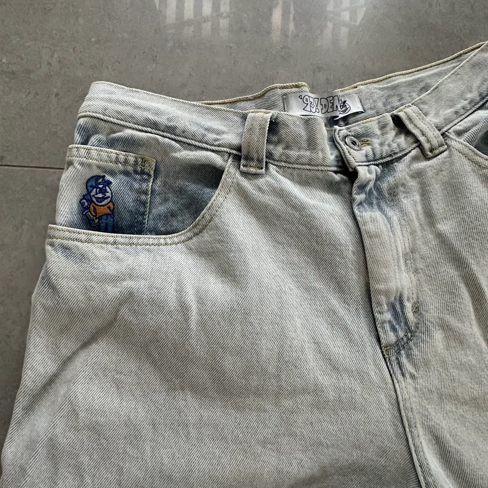 Polar jeans baggy! Skate stil! Använda fåtal gånger! Som nya!pris kan diskuteras🙌sälj pga byte av stil!. Jeans & Byxor.