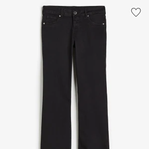 Lågmidjade jeans - Lågmidjade bootcut jeans från H&M (oanvända) storlek 34!🩷
