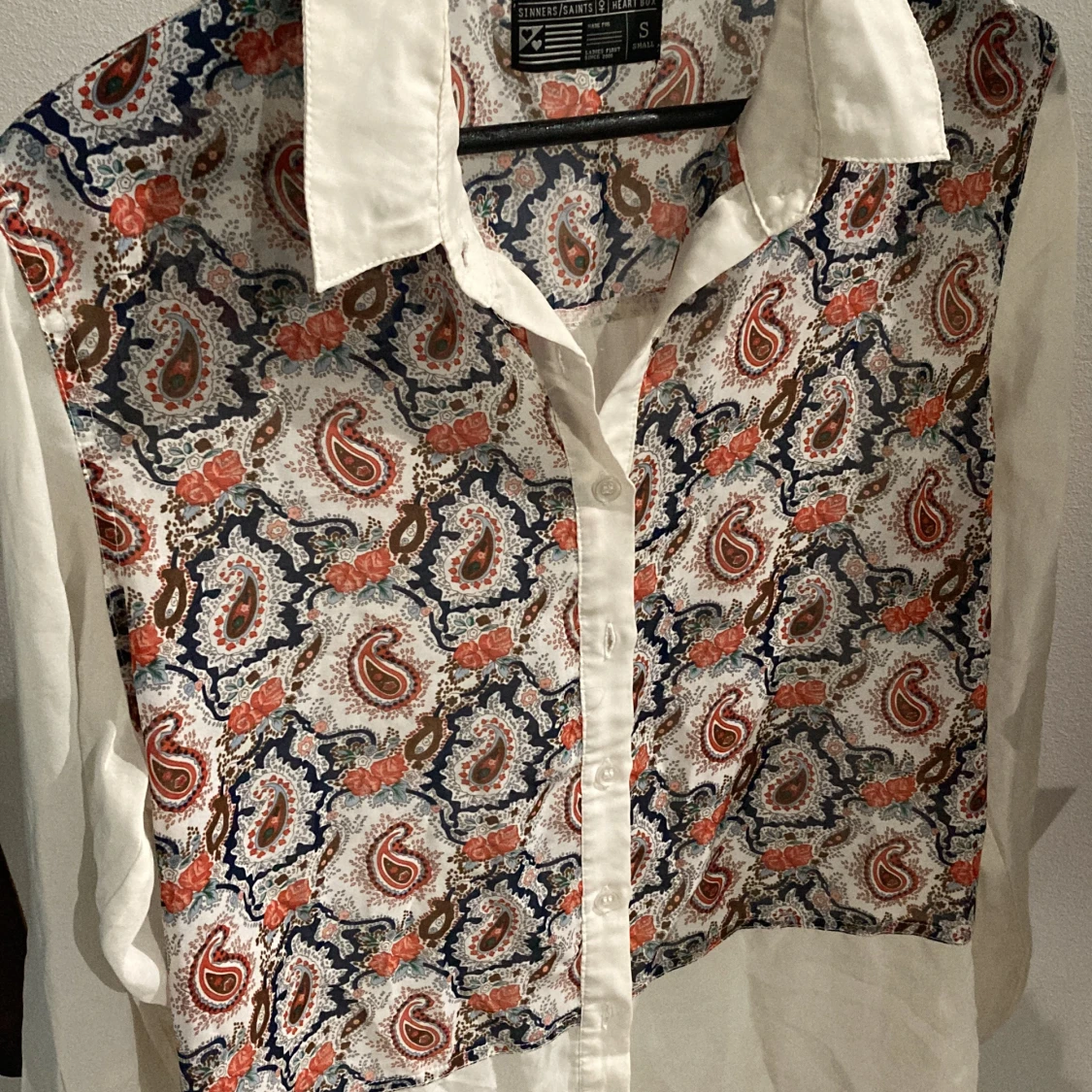 Blus paisleymönstrad