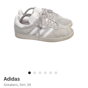 Adidas sneakers  - Gråa adidas gazelle sneakers, köpa på sellpy! Gott skick, endast lite slitna!