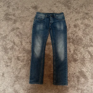 Dondup jeans blå - Använda några få gånger bra skick