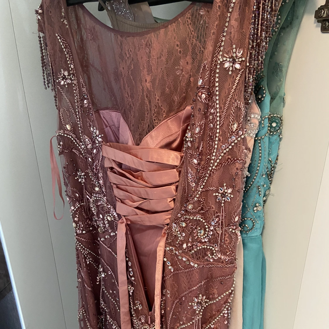 Fest klänning  - 91