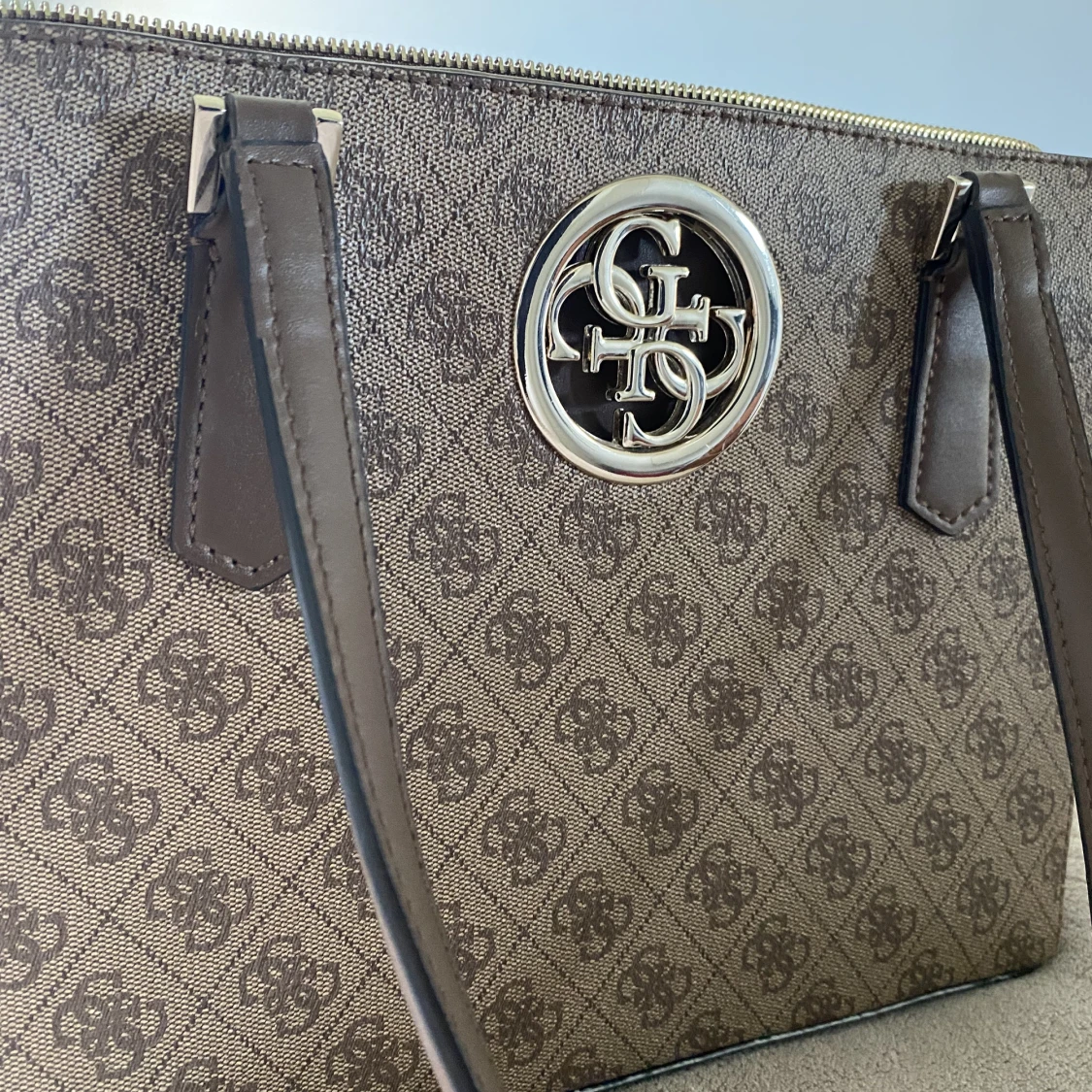 Guess handväska - 91