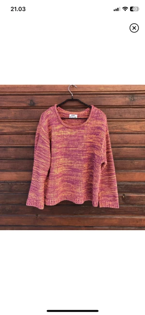 Acne tröja  - (andra bilden är lånad)  riktigt snygg stickad Acne tröja  perfekt för hösten 🍁 nypris; 2000kr   Står storlek XS men passar bra för mig som har storlek S-M