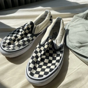 Vans - Vans i storlek 40.5. I använt skick. Kan fraktas.
