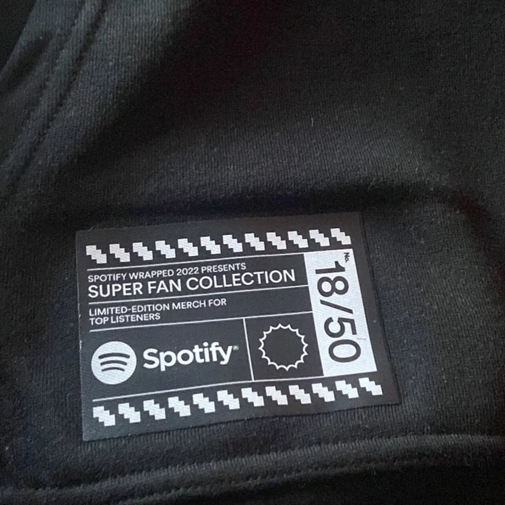 Oanvänd LOAM hoodie från Spotify Sweden Limited Edition bara 50st i Sverige. Storlek L/XL oversized. Kom med bud. Hoodies.