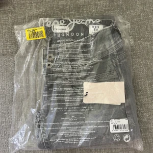 Pepe jeans - Dom populära pepejeansen! Aldrig använda, är kvar i påsen💞 de är slutsålda i nästan alla storlekar på zalando🌟 