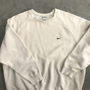 Nike hoodie  - Säljer min supersnygga Nike hoodie st S, bra skick använd par gånger 💕