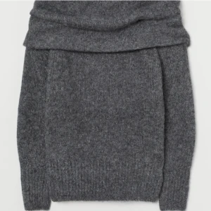 Off shoulder tröja - Superfin off shoulder tröja som inte passade mig! Slutsåld på hm och den är perfekt till hösten!💕💕