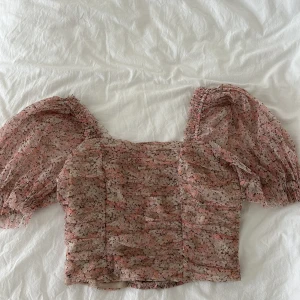 Topp - Fin rosa topp från H&M - st. 38 Fint skick!