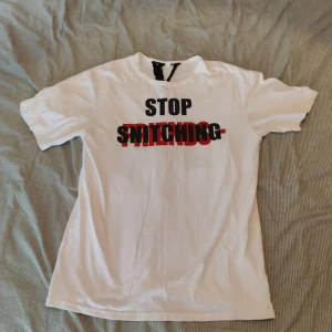 VLONE stop snitching no cap - Rare Vlone tisha. Oversized large. Går för minst 230 på grailed osv. Ta denna för en steal!