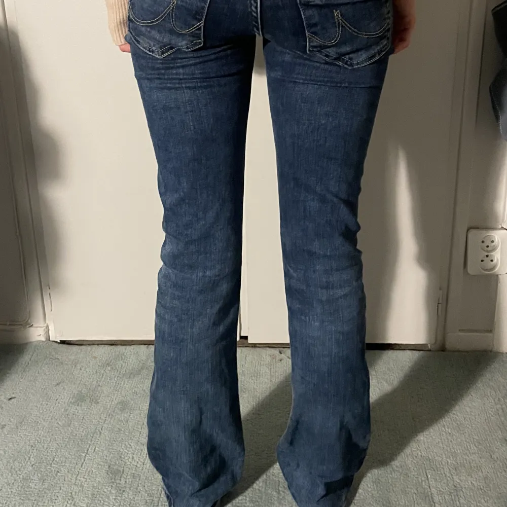 Lågmidjade Ltb jeans i mycket bra skick!! Storlek 24x30💝. Jeans & Byxor.