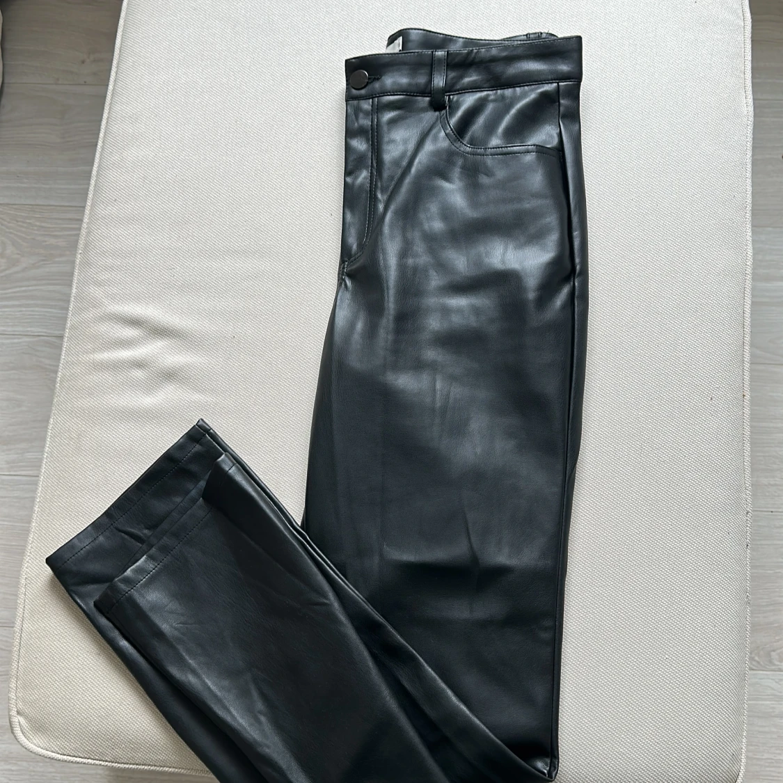 Skinbyxor från Nelly - 90