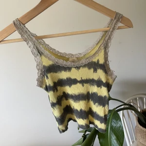 Linne - Coolt linne Från weekday jätte jätte bra skick inga defekter storlek S stretchig