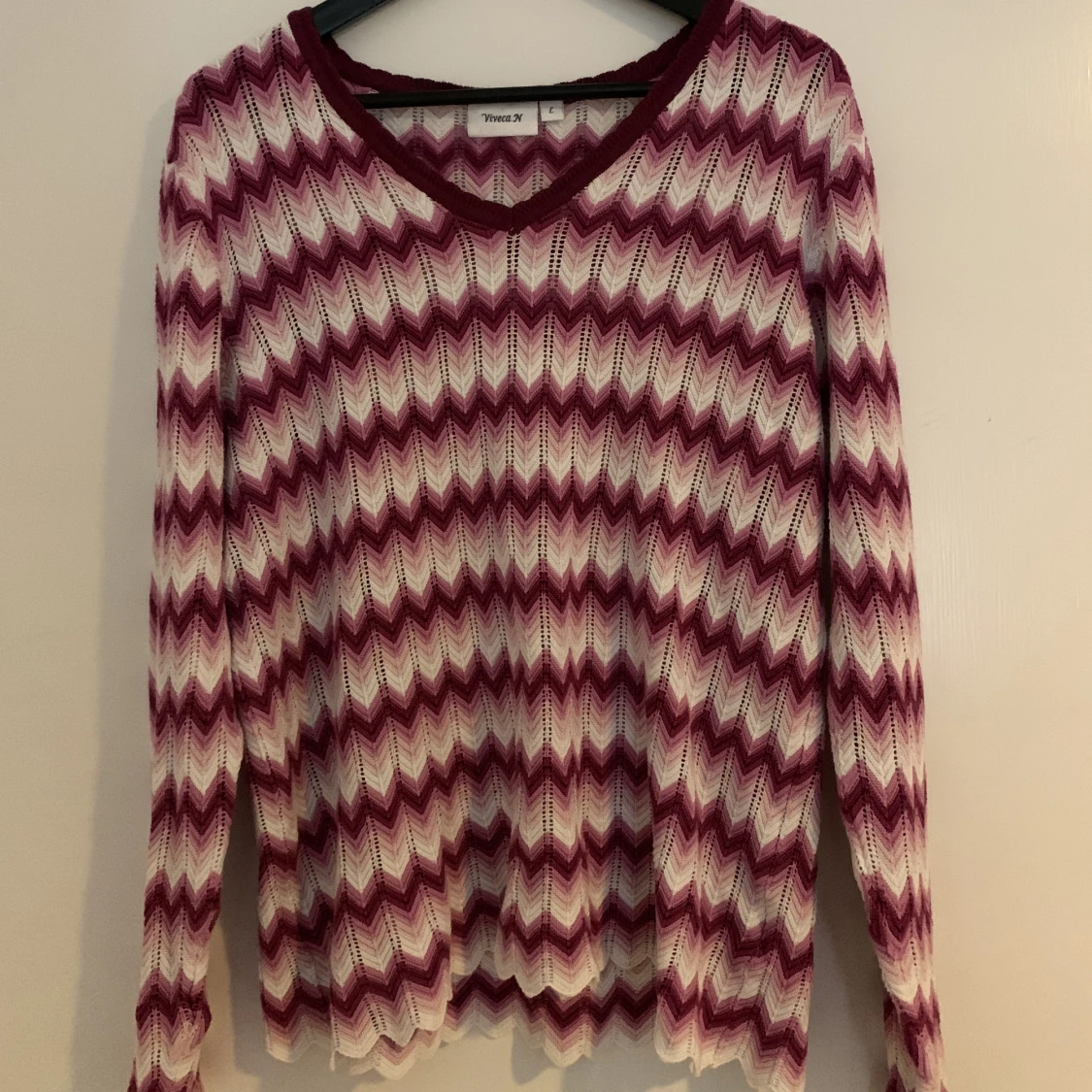 Färgglad stickad tröja