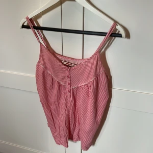 Linne - Gulligt linne med justerbara axelband 