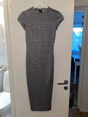 Klänningar  - Oanvända klänningar i storlek Xs, vill ha 75 kronor styck 