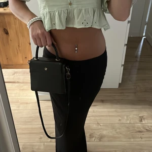 Carin Wester väska - Säljer min Carin Wester väska som är använd fåtal gånger💕