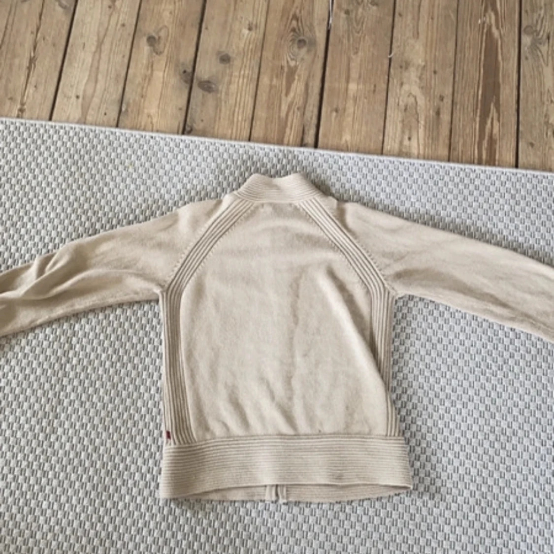 beige zipup hoodie - 90