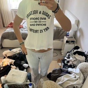 Zadig t shirt  - Säljer denna asballa Zadig voltiare t-shirt med tryck❤️