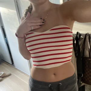 bandåtopp! - säljer denna superfina bandåtoppen från zara!💓perfekt nu till sommaren!