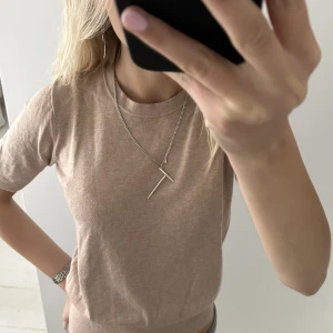 Stickad t-shirt - Super fin stickad t-shirt från Zara🫶🏻liknar den från &otherstories