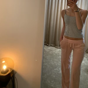 Juicy couture byxor - Säljer mina super sköna Juicy byxor! Mycket bra skick, storlek s, nypris 1100