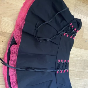 Goth kjol! - Goth/emo kjol från Shein! Använd fåtal gånger 🌸