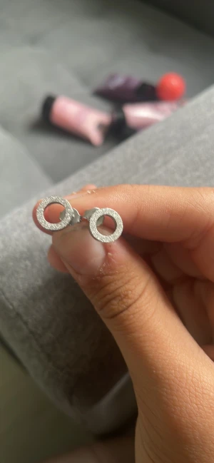 Riktig Sten örhängen - Detta är äkta Sten! Originalpris 3000kr! Frakten betalar jag!