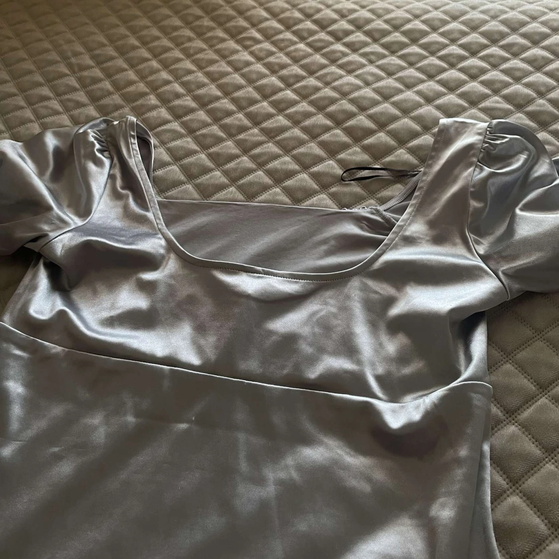 Satin klänning  - 90