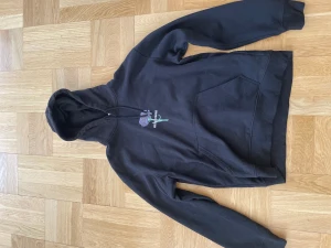 En oversized hoodie - En väldigt bekväm och fin hoodie passar perfekt till allt
