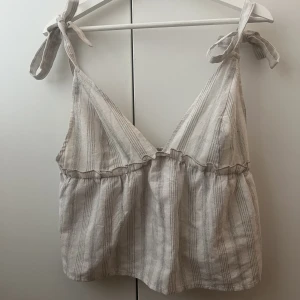 Söt topp  - 100kr + frakt!💞