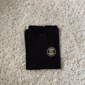 Vans tröja - Den är ganska så ny och är stor i storleken 