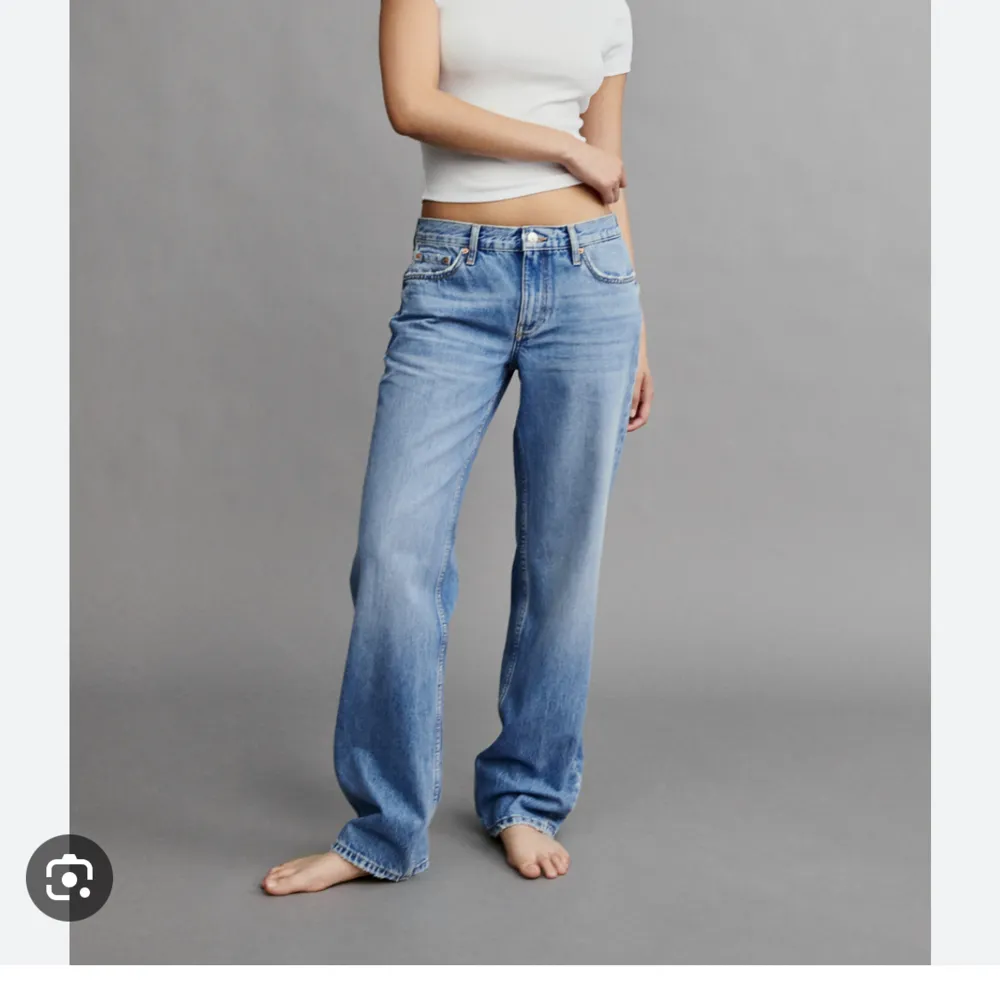 Lågmidjade från Gina  Säljer billigt för vill bli av me dom snabbt  Använda Max 2gg, superfint skick!. Jeans & Byxor.