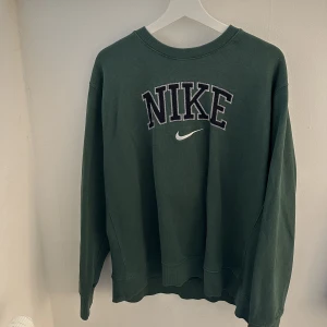 Nike Sweatshirt - Nike Sweatshirt. Använd 1 gång Nypris: 799kr. Storlek XL 