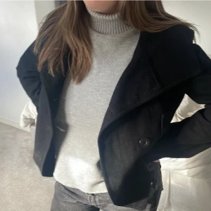 Jacka - Superfin kappa som passar till allt!!💞❤️Köpt här på plick och säljer för att jag köpt en annan jacka🫶